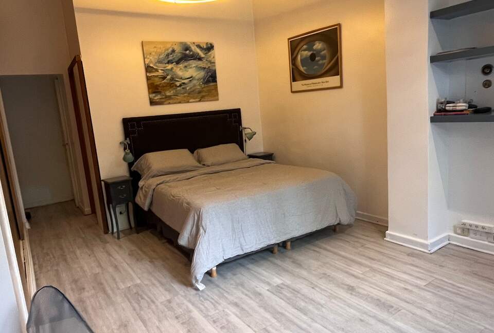 Charming 1950s Retreat with Sunroom & Garden in Retiro - Retiro, Argentina