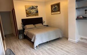 Charming 1950s Retreat with Sunroom & Garden in Retiro - Retiro, Argentina