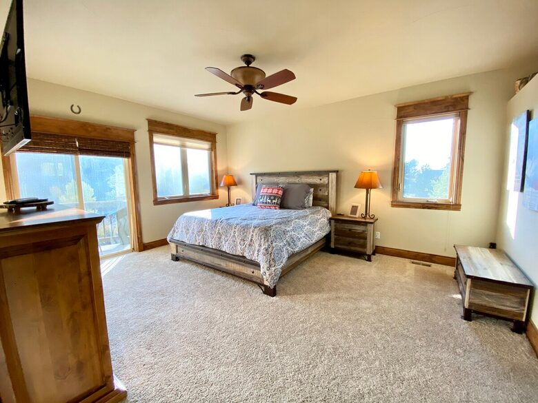 Spacious Buena Vista Escape with Hot Tub & Game Room - Buena Vista, Colorado