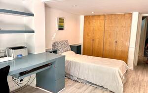 Charming 1950s Retreat with Sunroom & Garden in Retiro - Retiro, Argentina