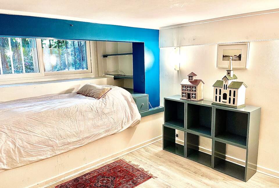 Charming 1950s Retreat with Sunroom & Garden in Retiro - Retiro, Argentina