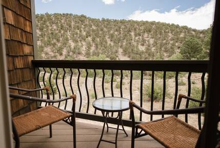 Spacious Buena Vista Escape with Hot Tub & Game Room - Buena Vista, Colorado