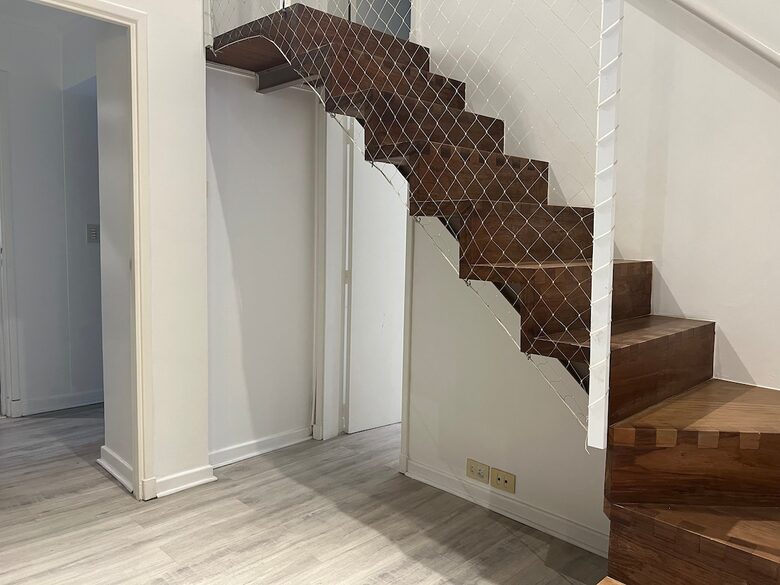 Charming 1950s Retreat with Sunroom & Garden in Retiro - Retiro, Argentina