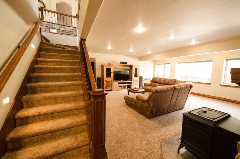 Spacious Buena Vista Escape with Hot Tub & Game Room - Buena Vista, Colorado