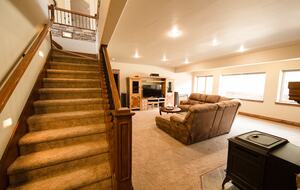 Spacious Buena Vista Escape with Hot Tub & Game Room - Buena Vista, Colorado