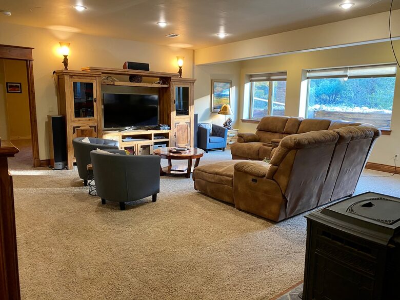 Spacious Buena Vista Escape with Hot Tub & Game Room - Buena Vista, Colorado