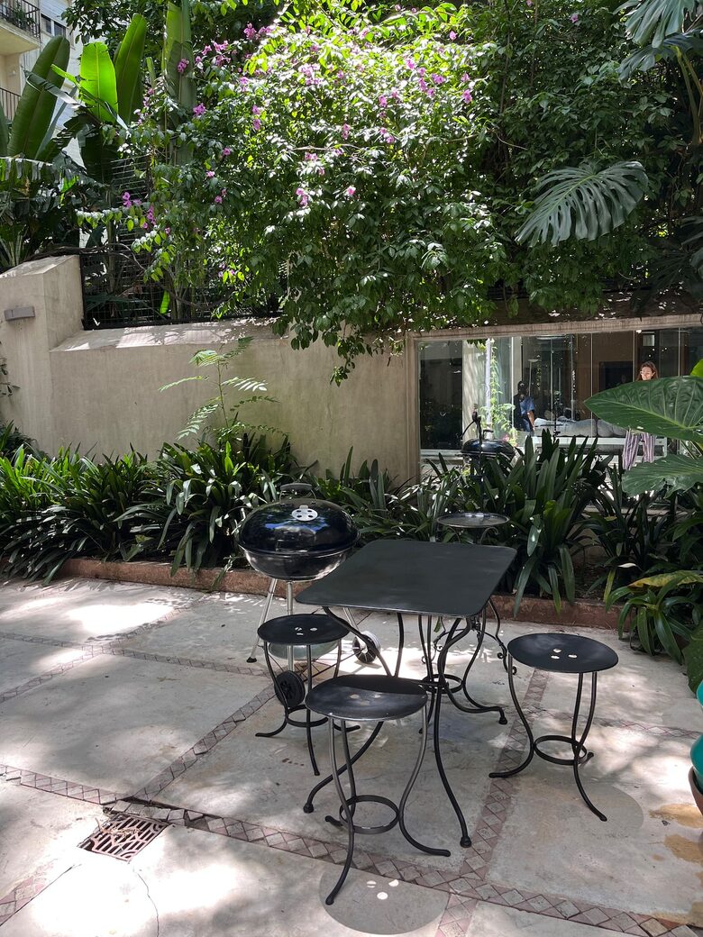 Charming 1950s Retreat with Sunroom & Garden in Retiro - Retiro, Argentina