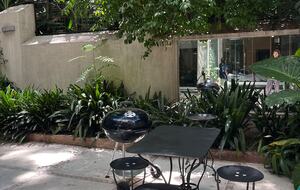 Charming 1950s Retreat with Sunroom & Garden in Retiro - Retiro, Argentina