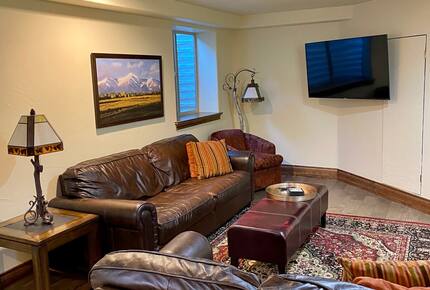 Spacious Buena Vista Escape with Hot Tub & Game Room - Buena Vista, Colorado
