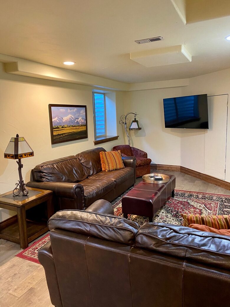 Spacious Buena Vista Escape with Hot Tub & Game Room - Buena Vista, Colorado