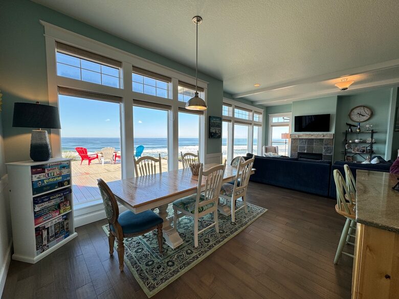 Oceanfront Escape with Panoramic Views of the Pacific - Lincoln Beach, Oregon
