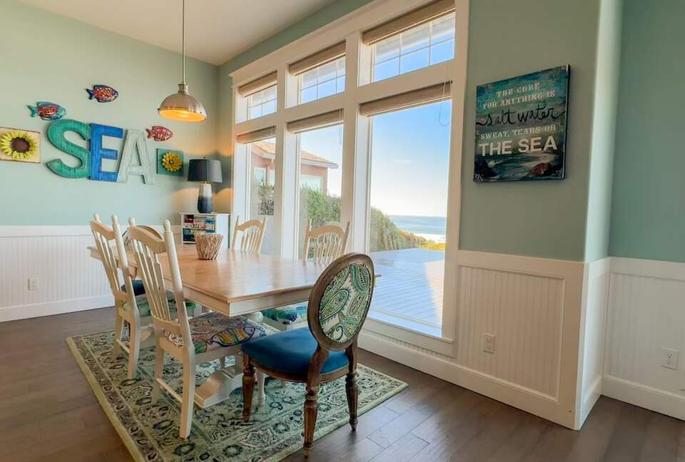 Oceanfront Escape with Panoramic Views of the Pacific - Lincoln Beach, Oregon