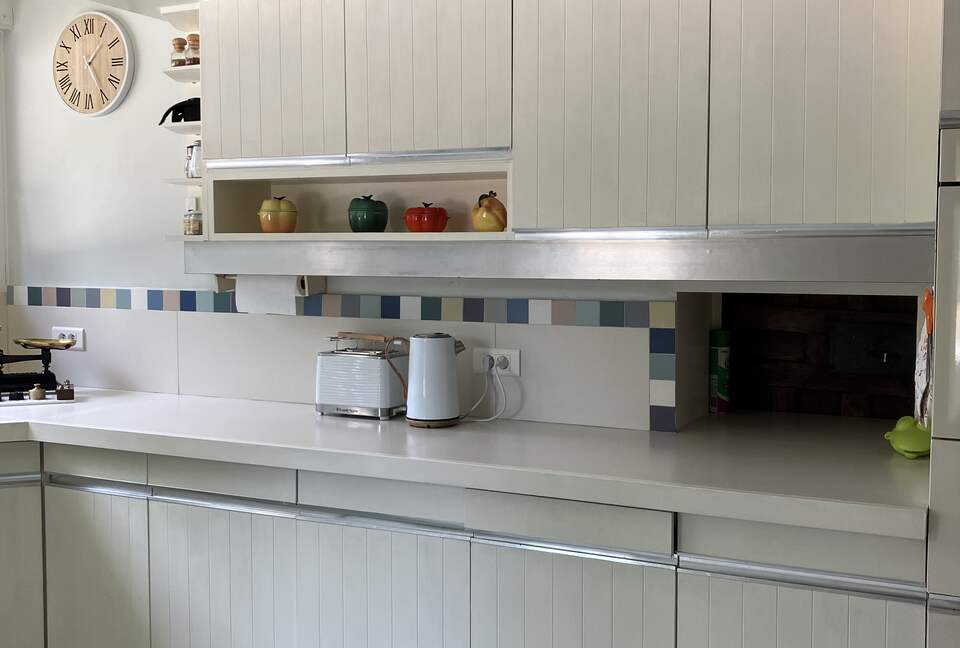 Refined Family Residence with Parkland and Pool in the Loire Valley - Loches, France