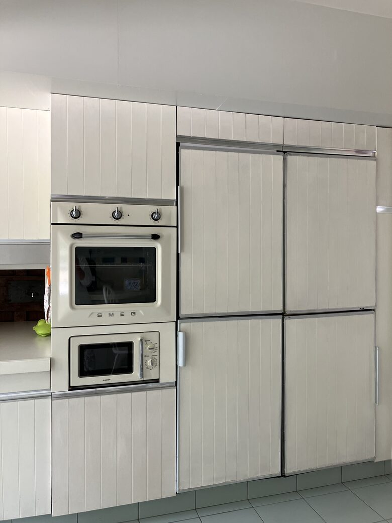 Refined Family Residence with Parkland and Pool in the Loire Valley - Loches, France