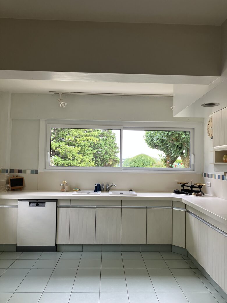 Refined Family Residence with Parkland and Pool in the Loire Valley - Loches, France