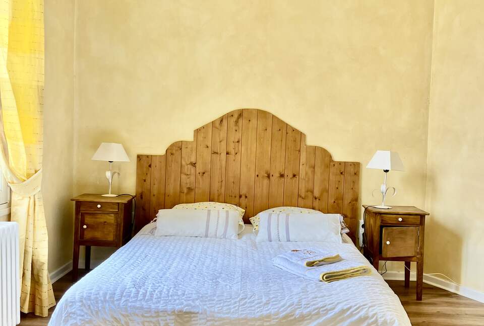 Refined Family Residence with Parkland and Pool in the Loire Valley - Loches, France