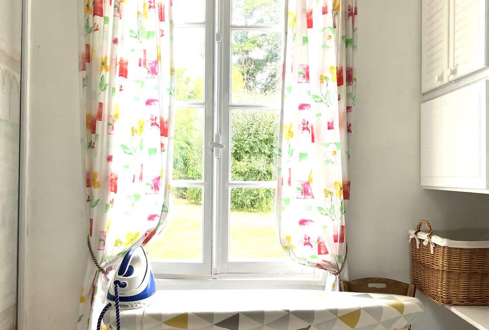 Refined Family Residence with Parkland and Pool in the Loire Valley - Loches, France