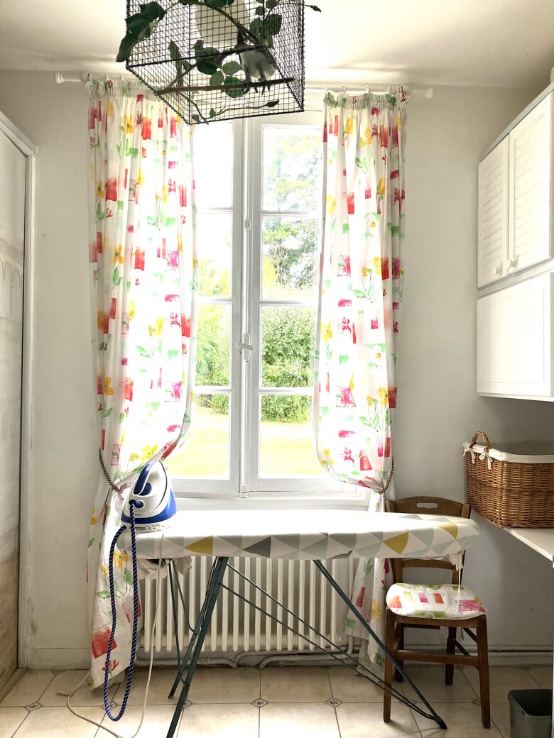 Refined Family Residence with Parkland and Pool in the Loire Valley - Loches, France