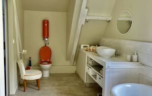 Refined Family Residence with Parkland and Pool in the Loire Valley - Loches, France