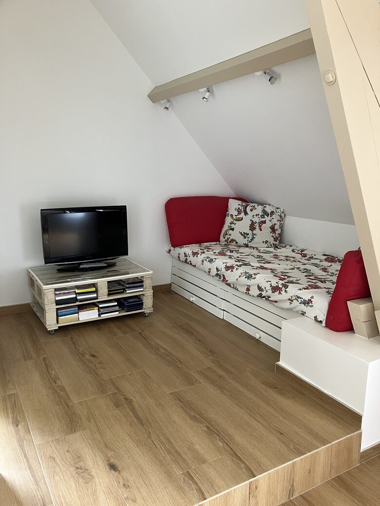 Refined Family Residence with Parkland and Pool in the Loire Valley - Loches, France