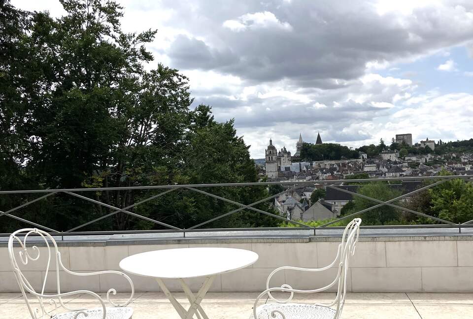Refined Family Residence with Parkland and Pool in the Loire Valley - Loches, France