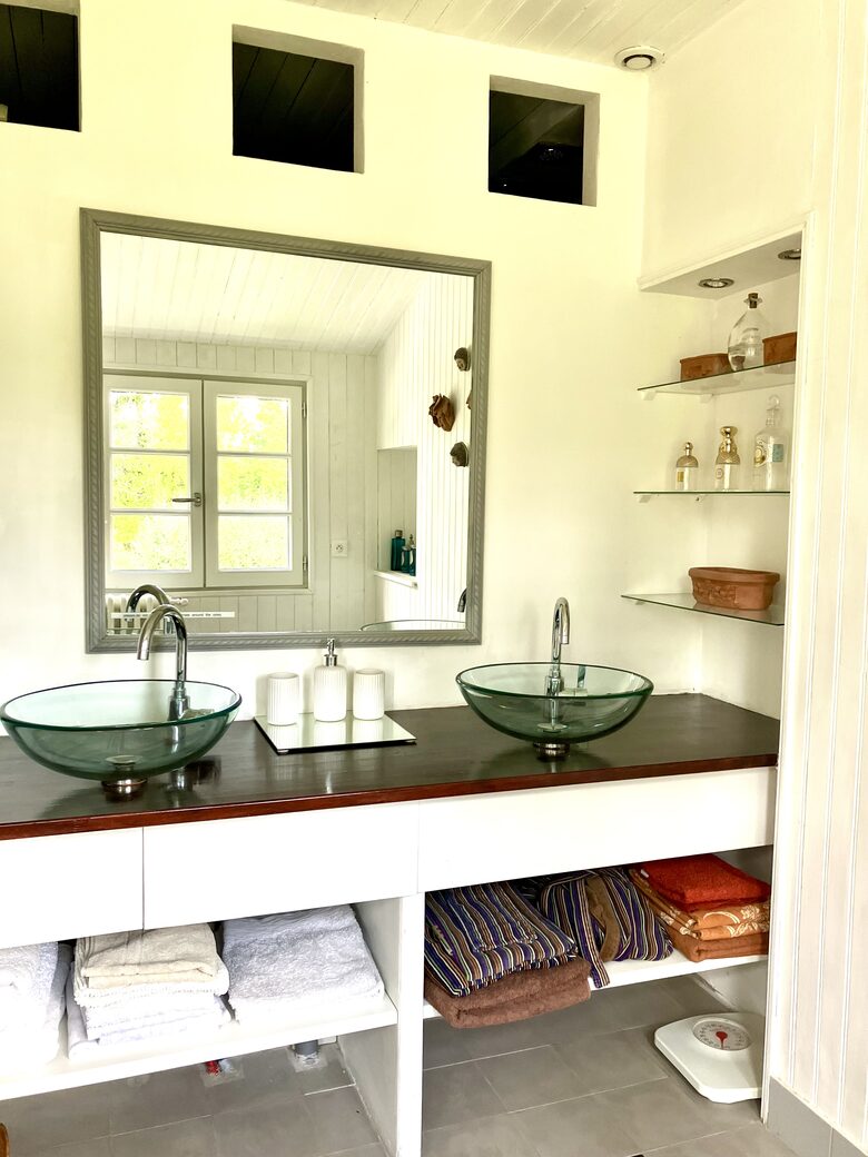 Refined Family Residence with Parkland and Pool in the Loire Valley - Loches, France