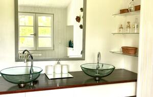 Refined Family Residence with Parkland and Pool in the Loire Valley - Loches, France