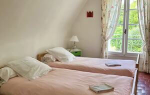 Refined Family Residence with Parkland and Pool in the Loire Valley - Loches, France