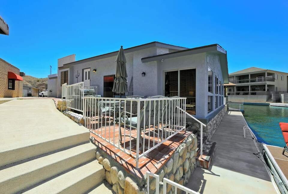 Spacious Moovalya Keys Getaway - Parker, Arizona