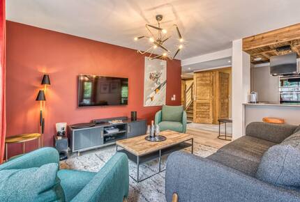 Stylish Chamonix Top-Floor Apartment with Mountain Charm - Chamonix-Mont-Blanc, France