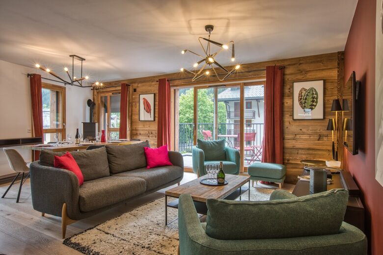 Stylish Chamonix Top-Floor Apartment with Mountain Charm - Chamonix-Mont-Blanc, France