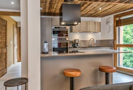 Stylish Chamonix Top-Floor Apartment with Mountain Charm - Chamonix-Mont-Blanc, France