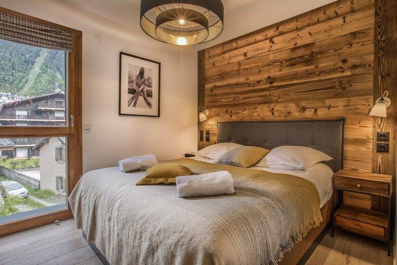 Stylish Chamonix Top-Floor Apartment with Mountain Charm - Chamonix-Mont-Blanc, France