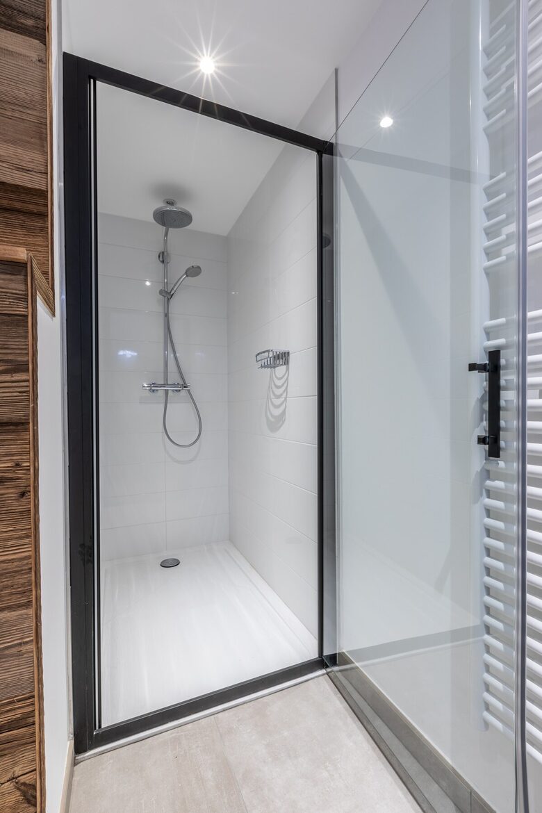 Stylish Chamonix Top-Floor Apartment with Mountain Charm - Chamonix-Mont-Blanc, France