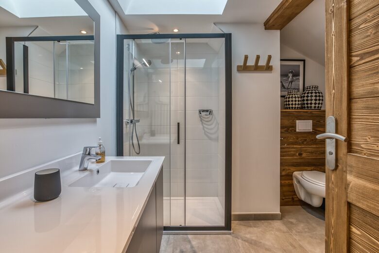 Stylish Chamonix Top-Floor Apartment with Mountain Charm - Chamonix-Mont-Blanc, France