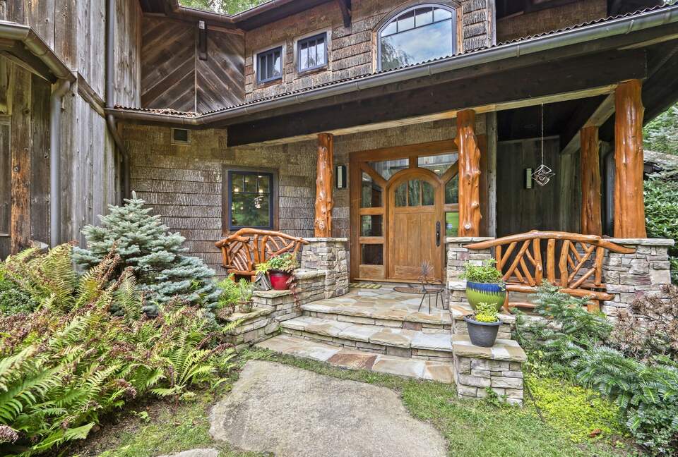 Blue Ridge Gem near Boone and Blowing Rock - Boone, North Carolina