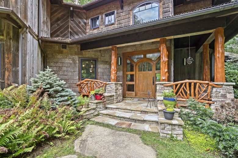 Blue Ridge Gem near Boone and Blowing Rock - Boone, North Carolina