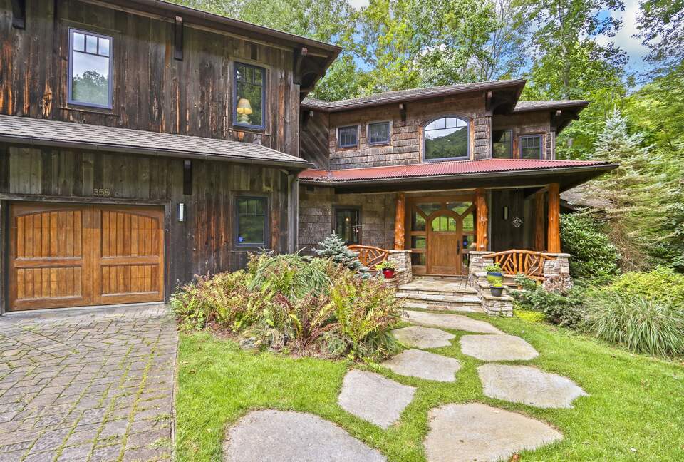 Blue Ridge Gem near Boone and Blowing Rock - Boone, North Carolina