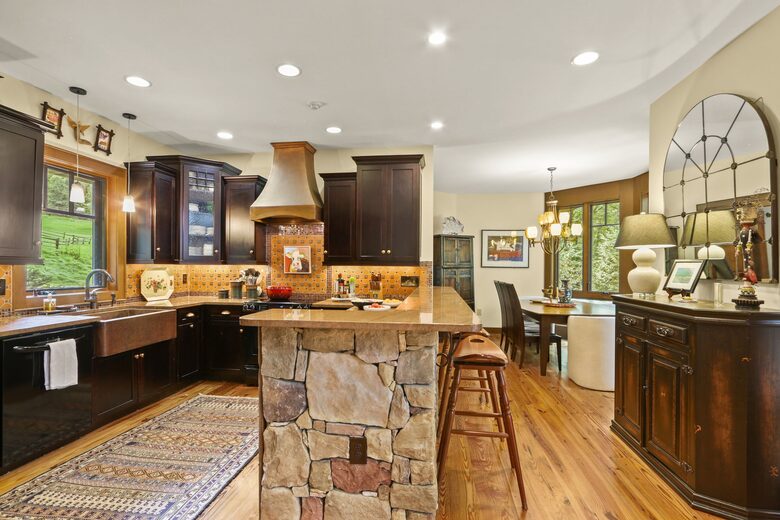 Blue Ridge Gem near Boone and Blowing Rock - Boone, North Carolina