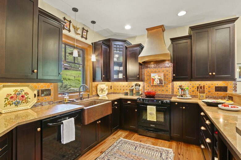 Blue Ridge Gem near Boone and Blowing Rock - Boone, North Carolina