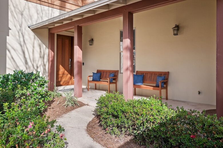 Elegant Coastal Getaway Overlooking Baytowne Golf Course - Miramar Beach, Florida