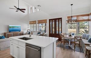 Elegant Coastal Getaway Overlooking Baytowne Golf Course - Miramar Beach, Florida
