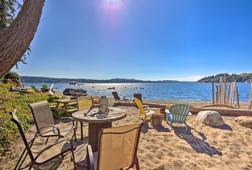 Historic Gig Harbor Waterfront Retreat with Private Beach - Gig Harbor, Washington