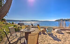 Historic Gig Harbor Waterfront Retreat with Private Beach - Gig Harbor, Washington