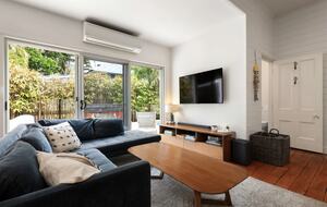 Aaloka Bay | Heritage Elegance Steps from Byron’s Beaches - Byron Bay, Australia