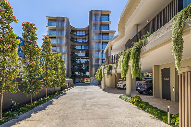 Luxury Living Above the Maroochy River - Sunshine Coast, Australia