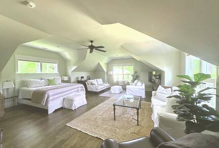 Bedroom 3 - King bed with ensuite bathroom