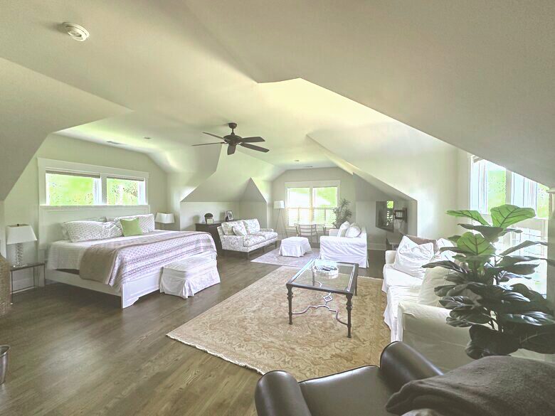 Bedroom 3 - King bed with ensuite bathroom