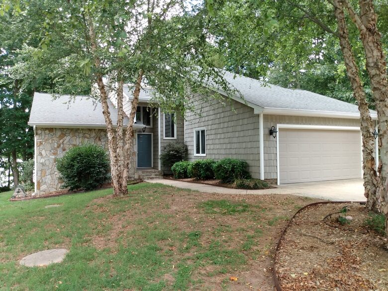 Lakeside Getaway on Moss Lake - Kings Mountain, North Carolina