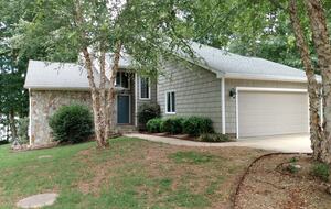 Lakeside Getaway on Moss Lake - Kings Mountain, North Carolina